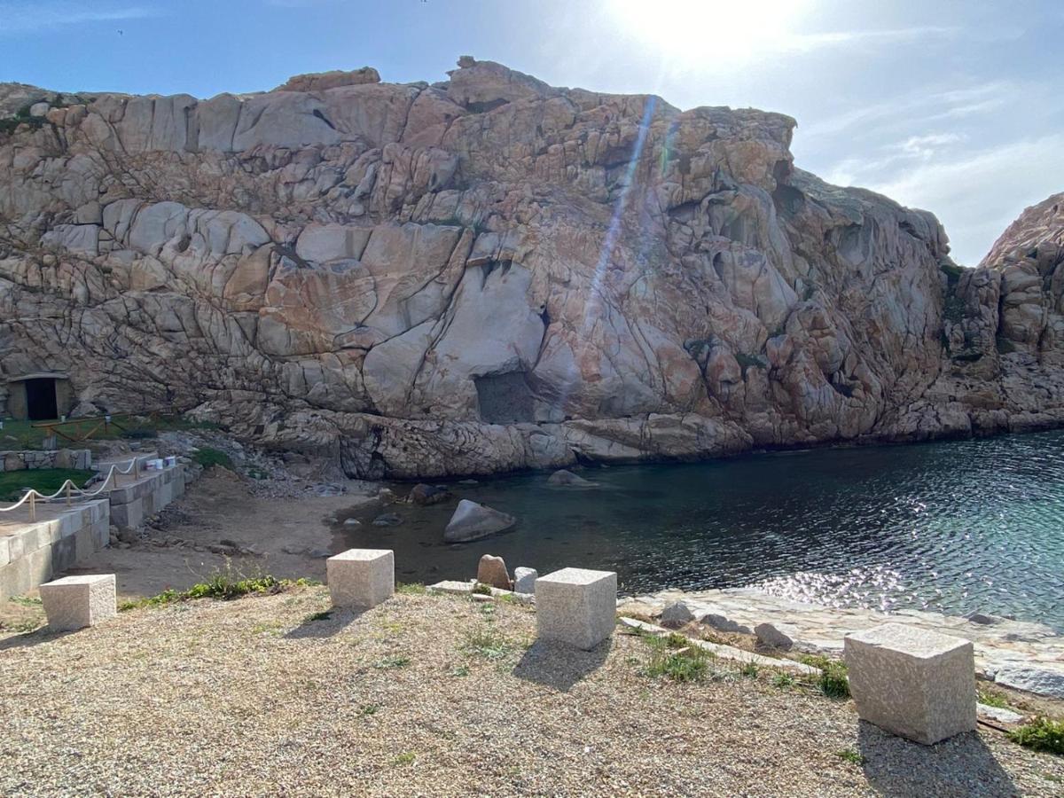 Appartamento Il Caracolo A Cala Francese La Maddalena  Extérieur photo