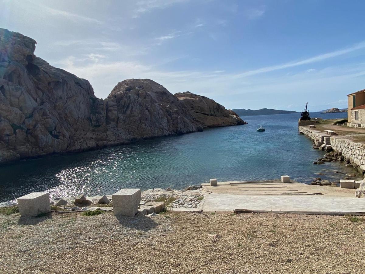 Appartamento Il Caracolo A Cala Francese La Maddalena  Extérieur photo