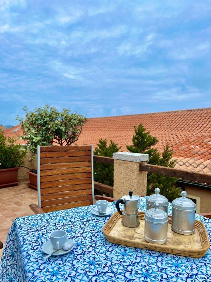 Appartamento Il Caracolo A Cala Francese La Maddalena  Extérieur photo